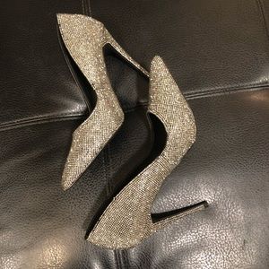 NWOT Steve Madden Crystal Rhinestone Daisie Pumps